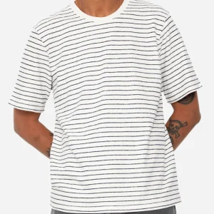 T-shirt à rayures texturées folk (ECRU / NAVY)